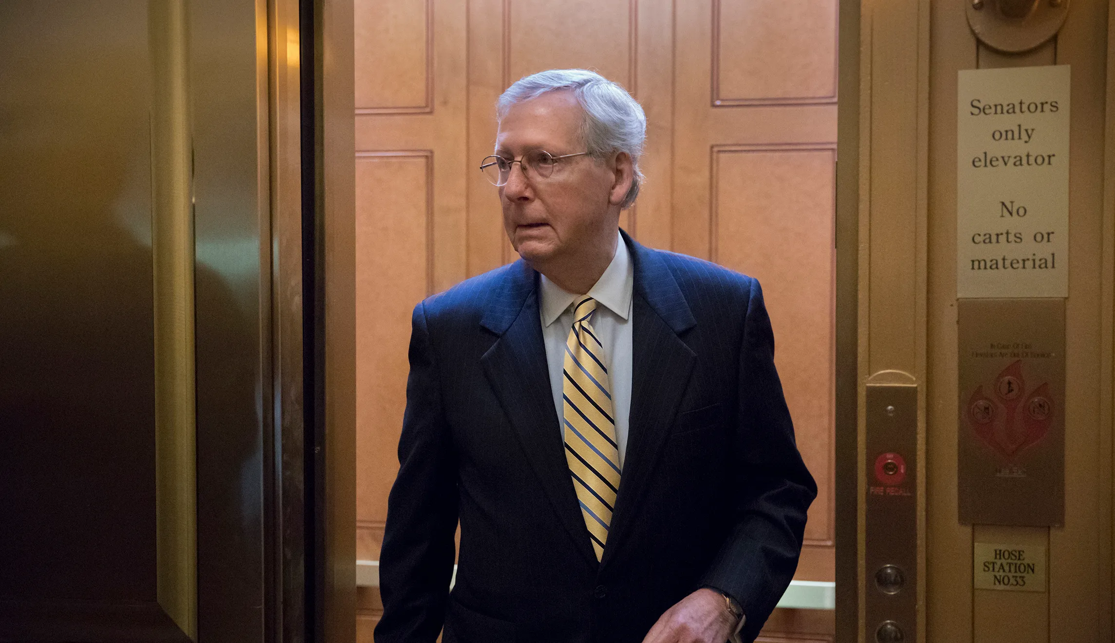 Mitch McConnell moves to block Roy Moore without sparking grassroots backlash