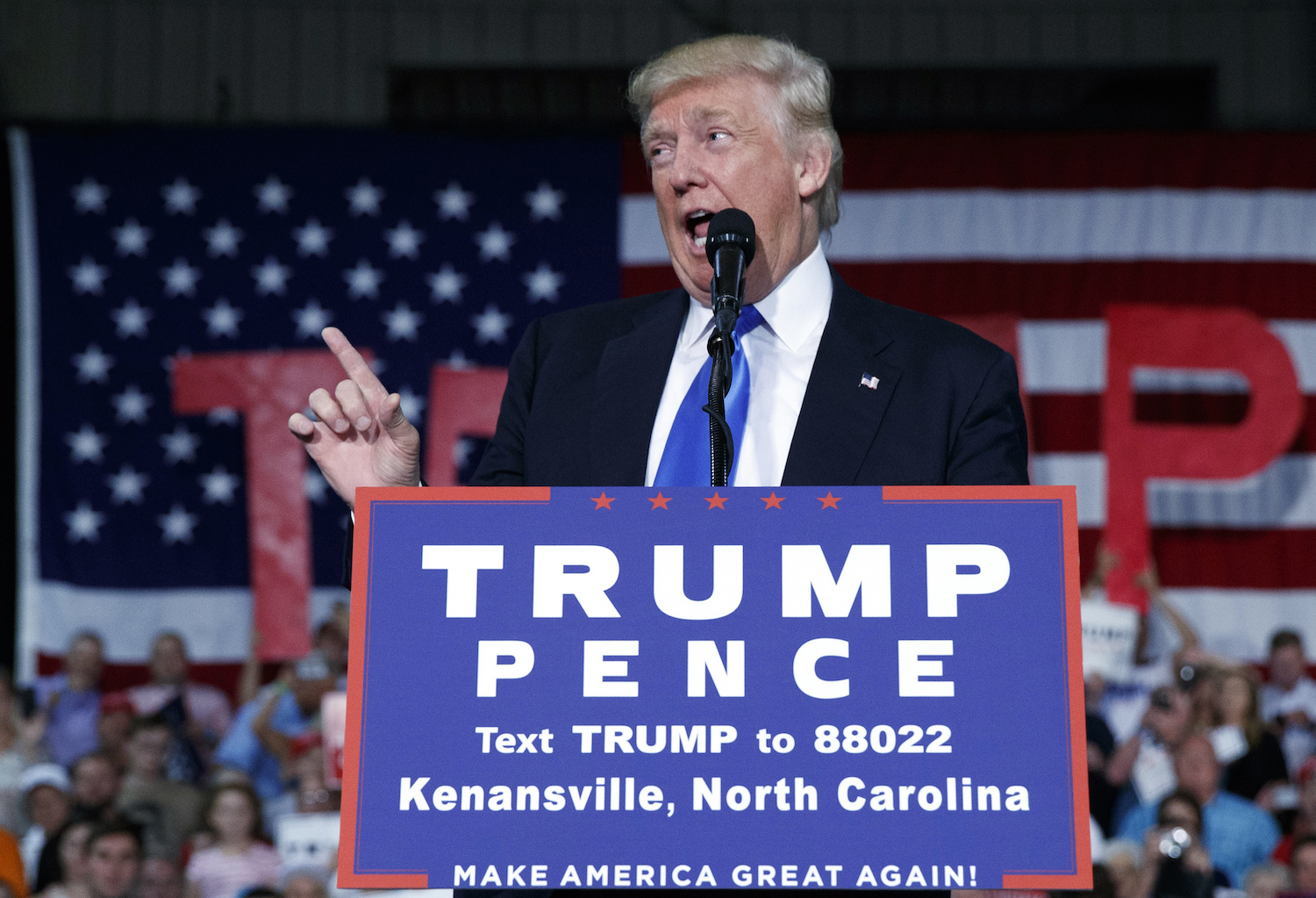 Trump: Congress should force colleges to reduce tuition costs