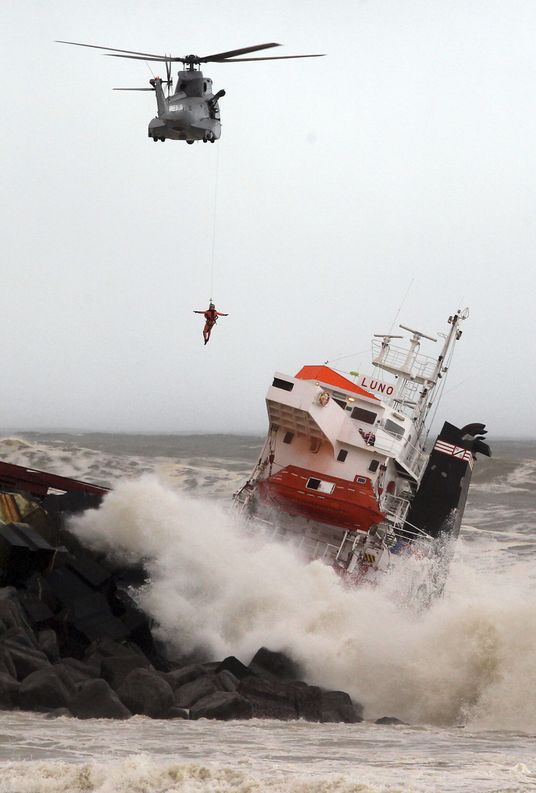 Spanish cargo ship slams into jetty in SW France