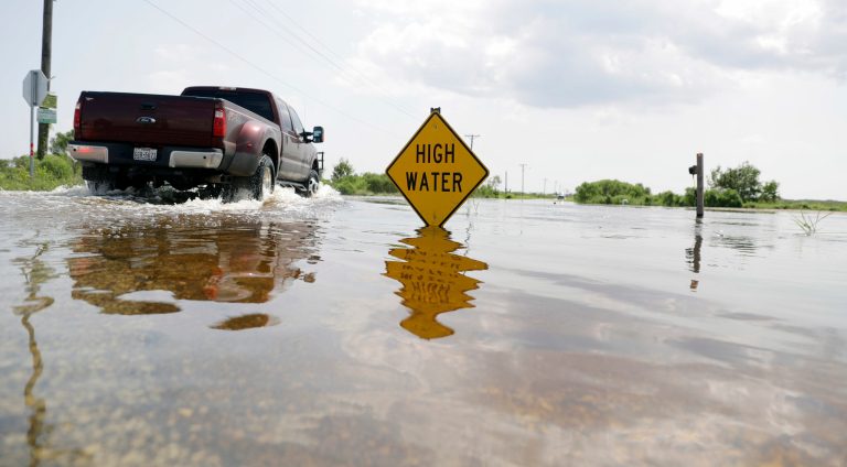 The House and Senate return next week to face an immediate demand for billions in disaster relief money for Texas, as well as impending deadlines on government funding and lifting the nation's borrowing limit, and even a bill dealing with self-driving cars.
		(AP Photo/Eric Gay)