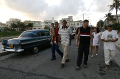 Report: Cubans rushing to enter U.S. illegally, fear end of favored status