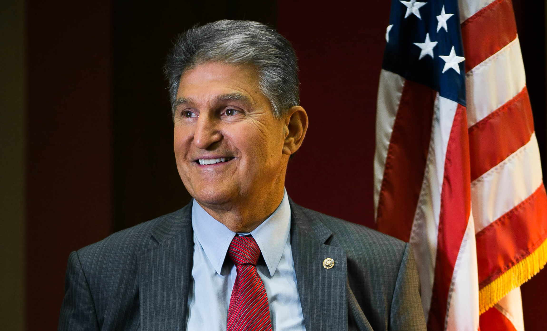 Democrat Manchin will introduce Trump’s energy nominee
