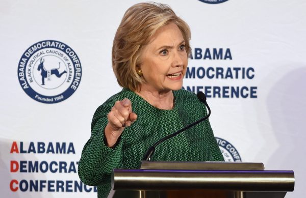 Navy SEAL, Obama, Republican Gates praise Clinton in new video