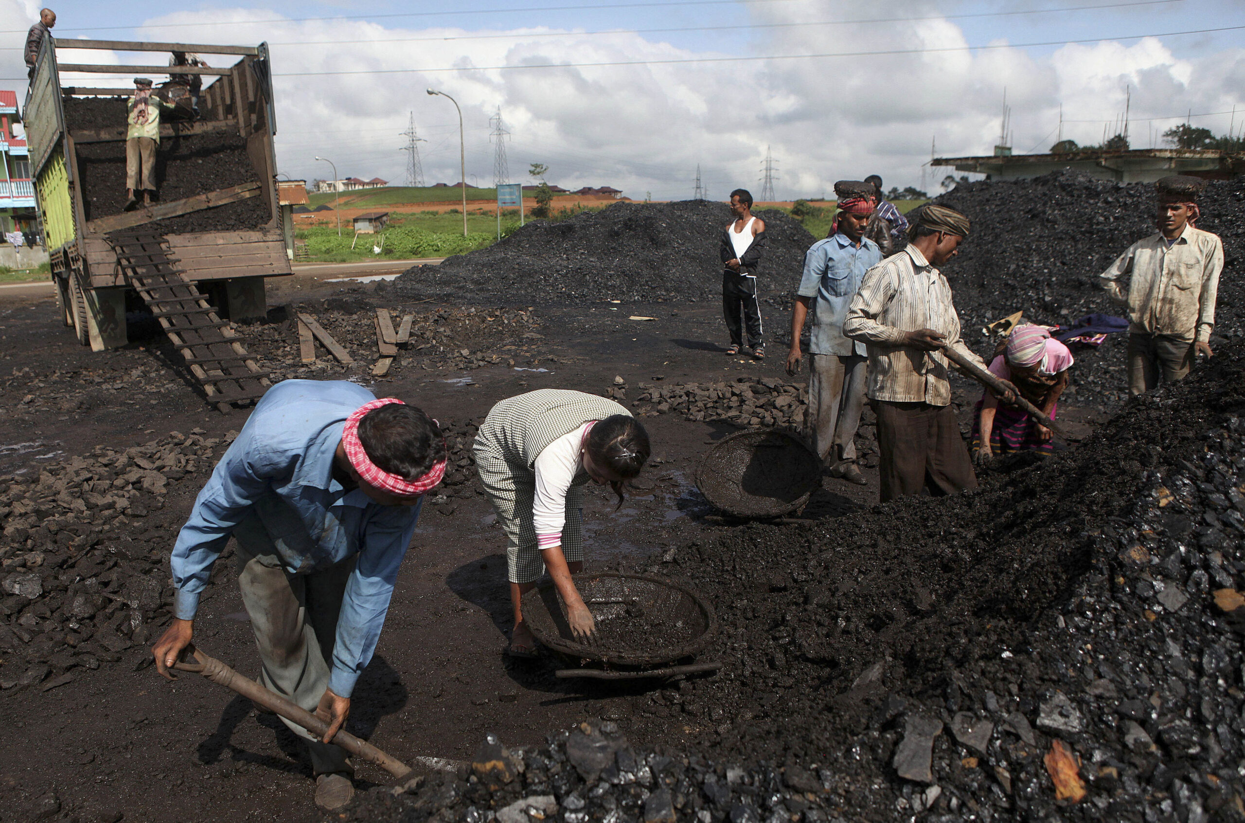 Coal crunch gives impetus to India’s solar switch