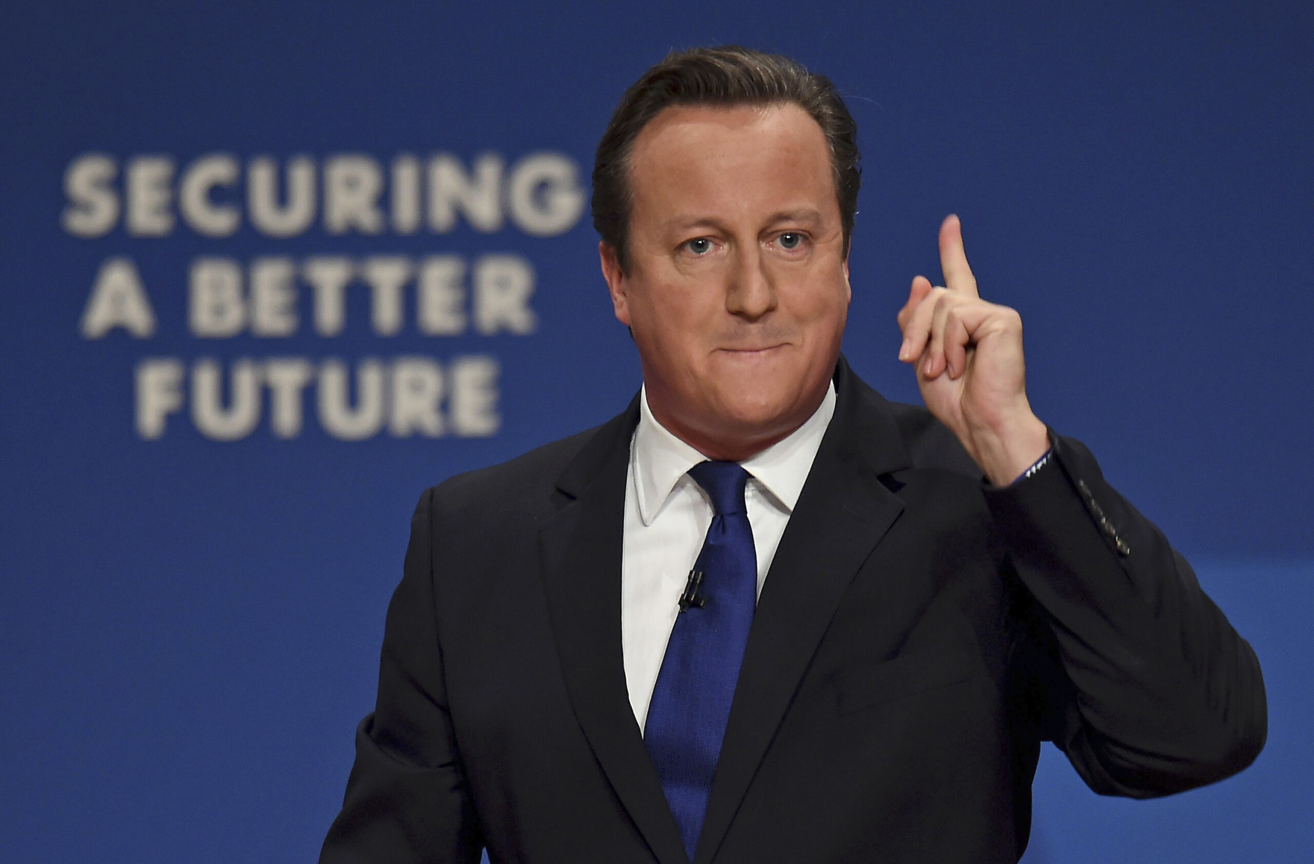 UK leader promises tax cuts, EU battle