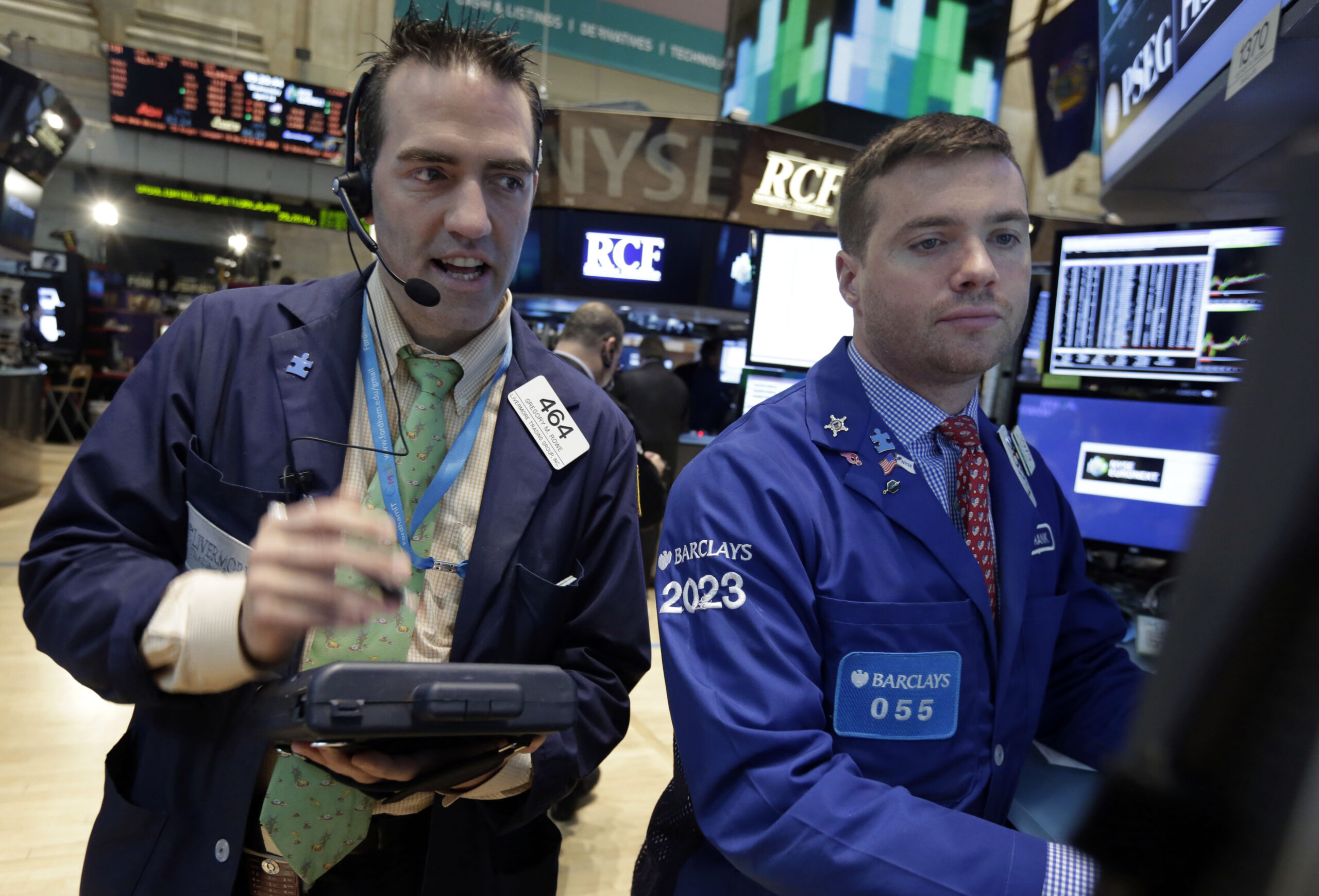 US stocks edge lower after a six-day rise