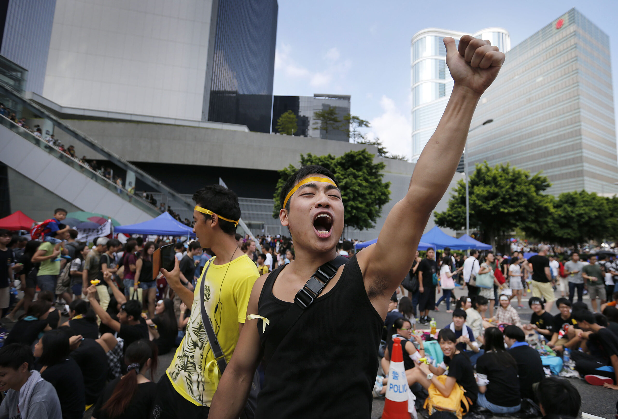Hong Kong protesters threaten to occupy buildings