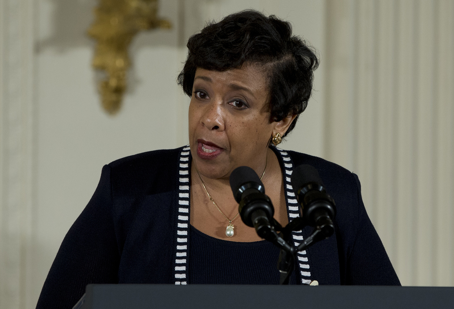 Lynch says she never spoke to Obama about Clinton email scandal