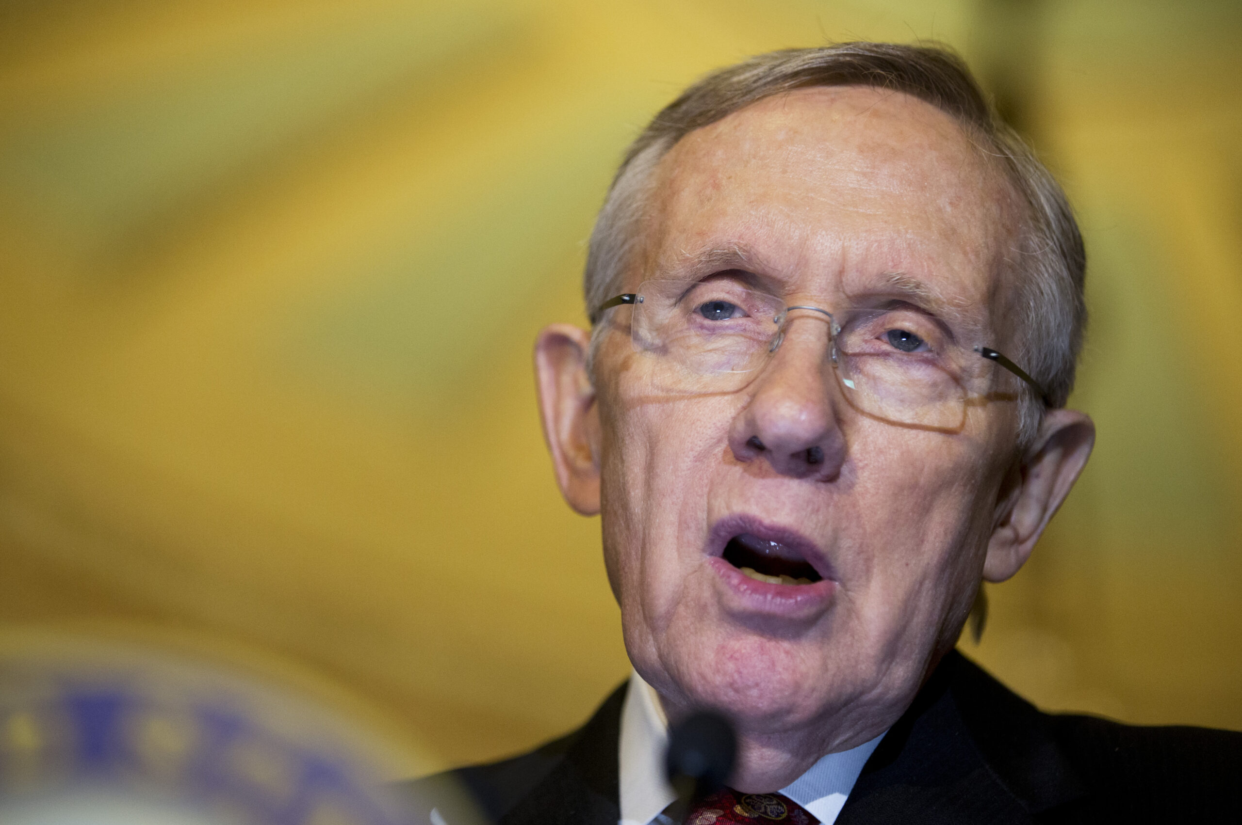 Defense bill stalls over Democratic, Republican divide