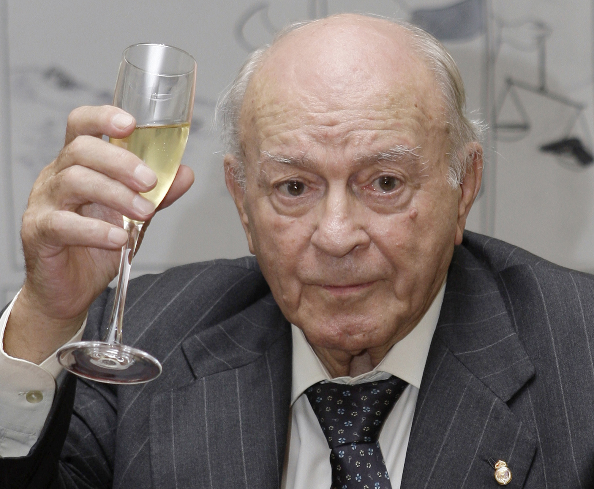 Real Madrid great Di Stefano dies at age 88
