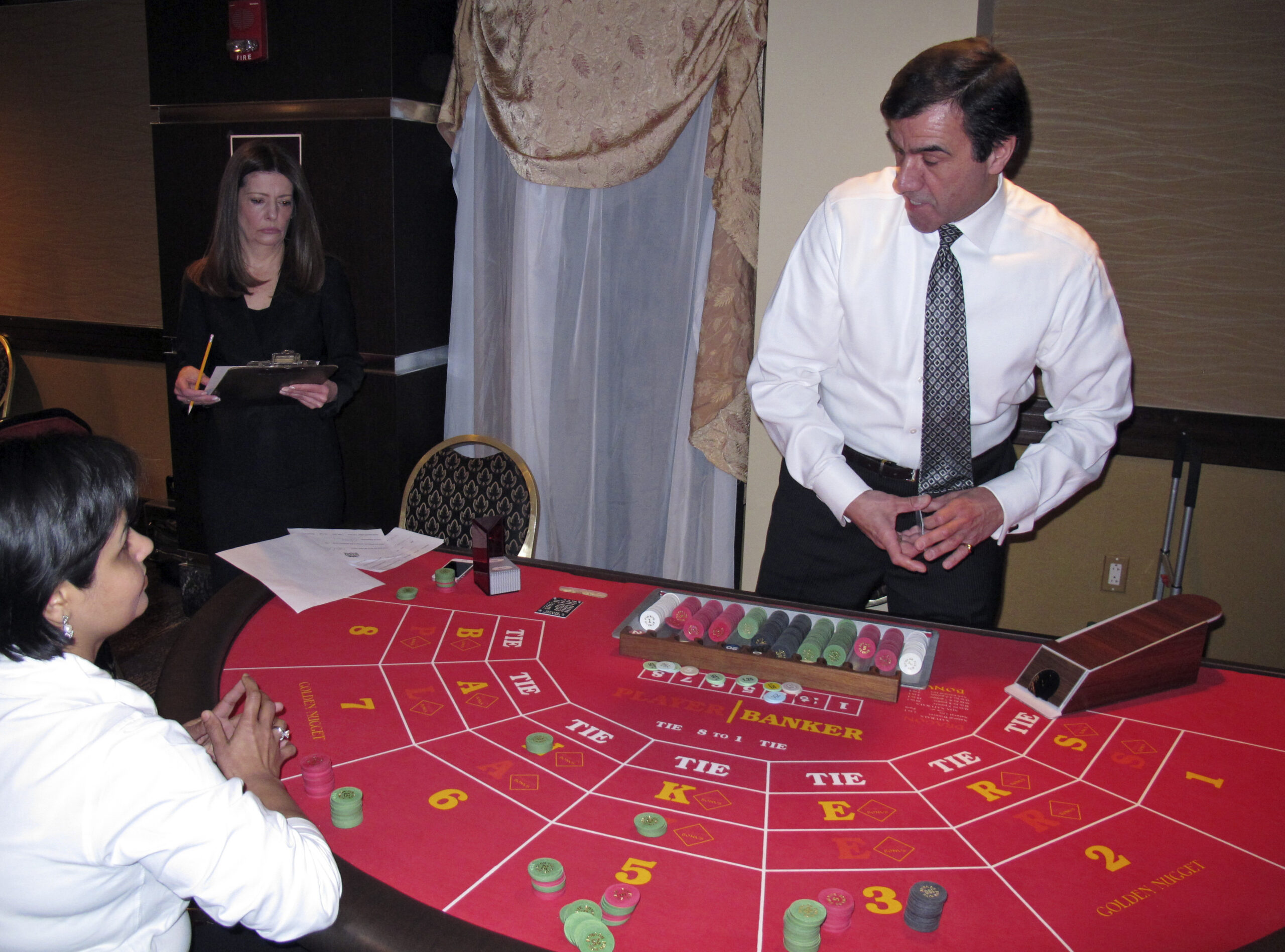 1,300 turn out for 50 casino jobs in Atlantic City