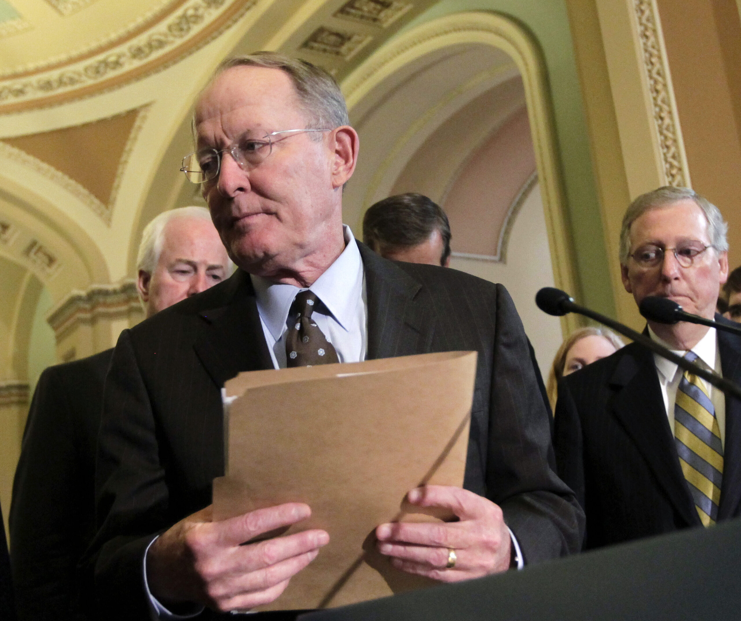Lamar Alexander suspends top staffer amid allegations