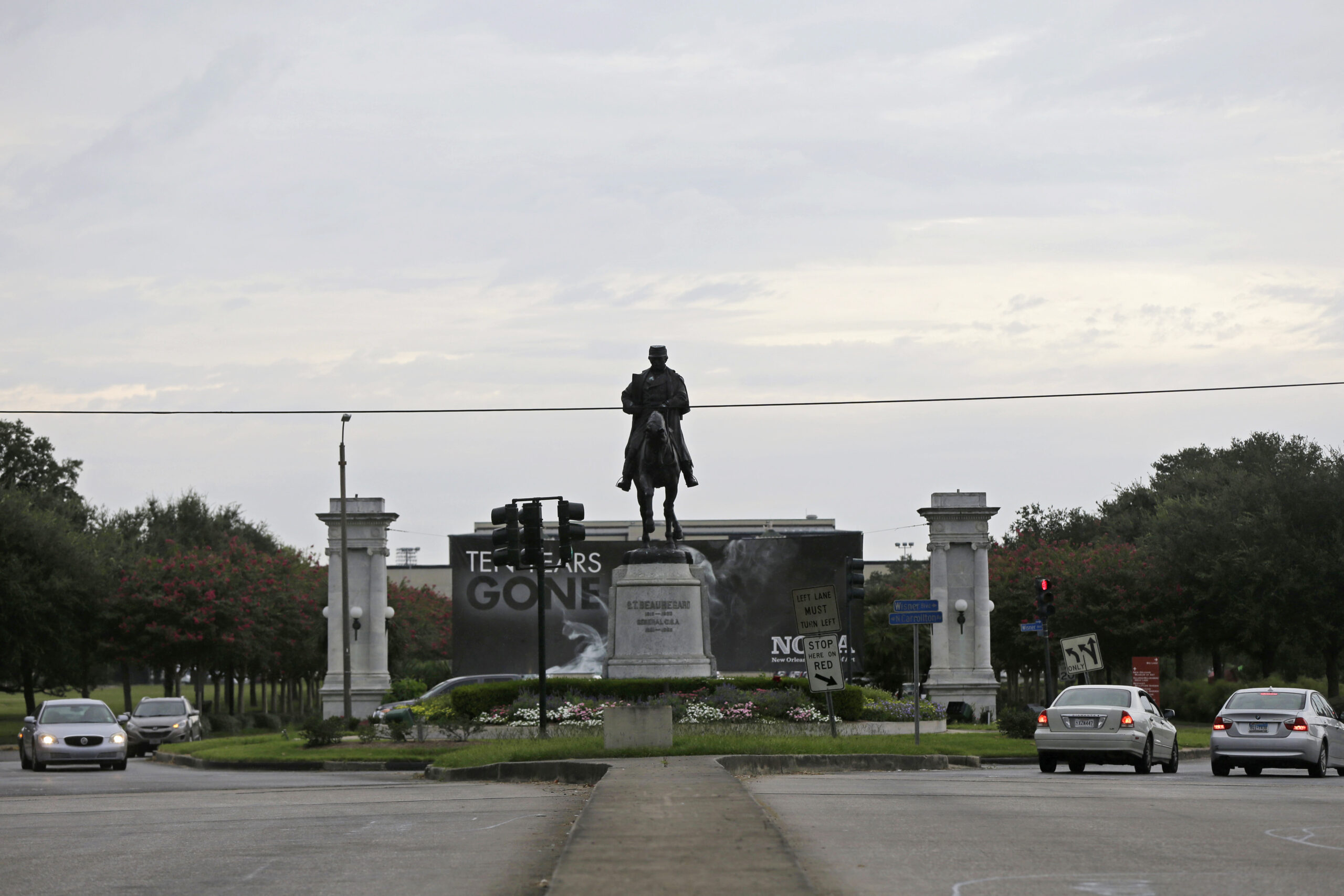 Groups sue to keep Confederate monuments in New Orleans