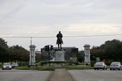 Groups sue to keep Confederate monuments in New Orleans