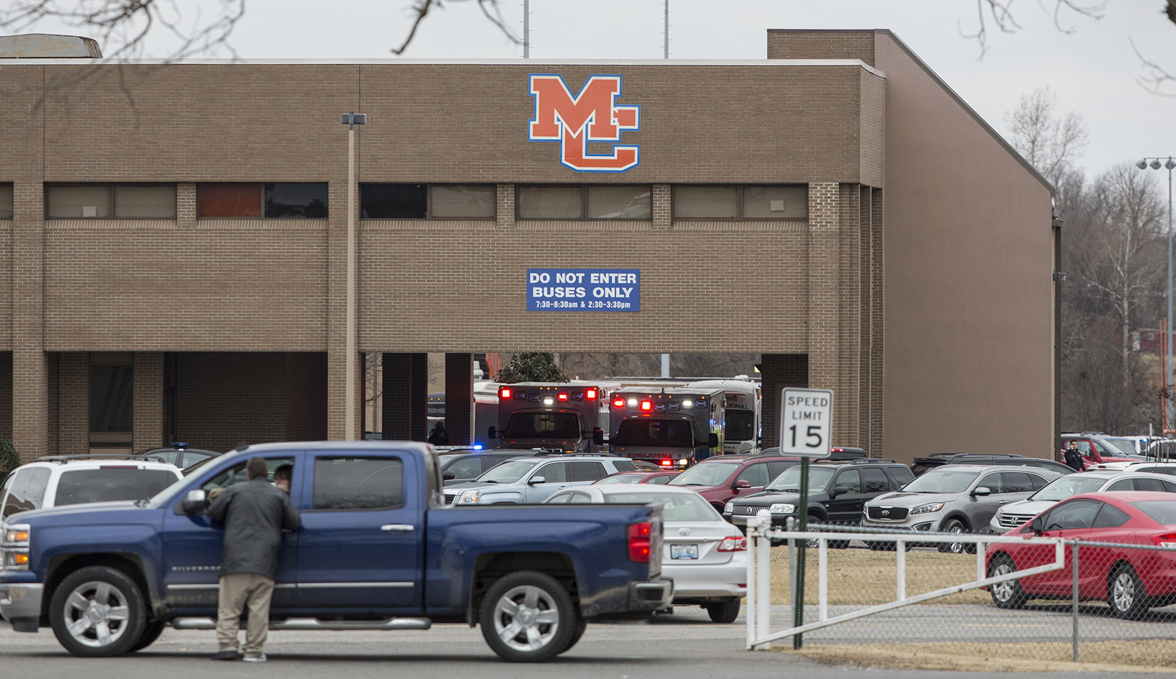 Kentucky governor: 2 killed, 17 wounded in Marshall County High School shooting, suspect in custody