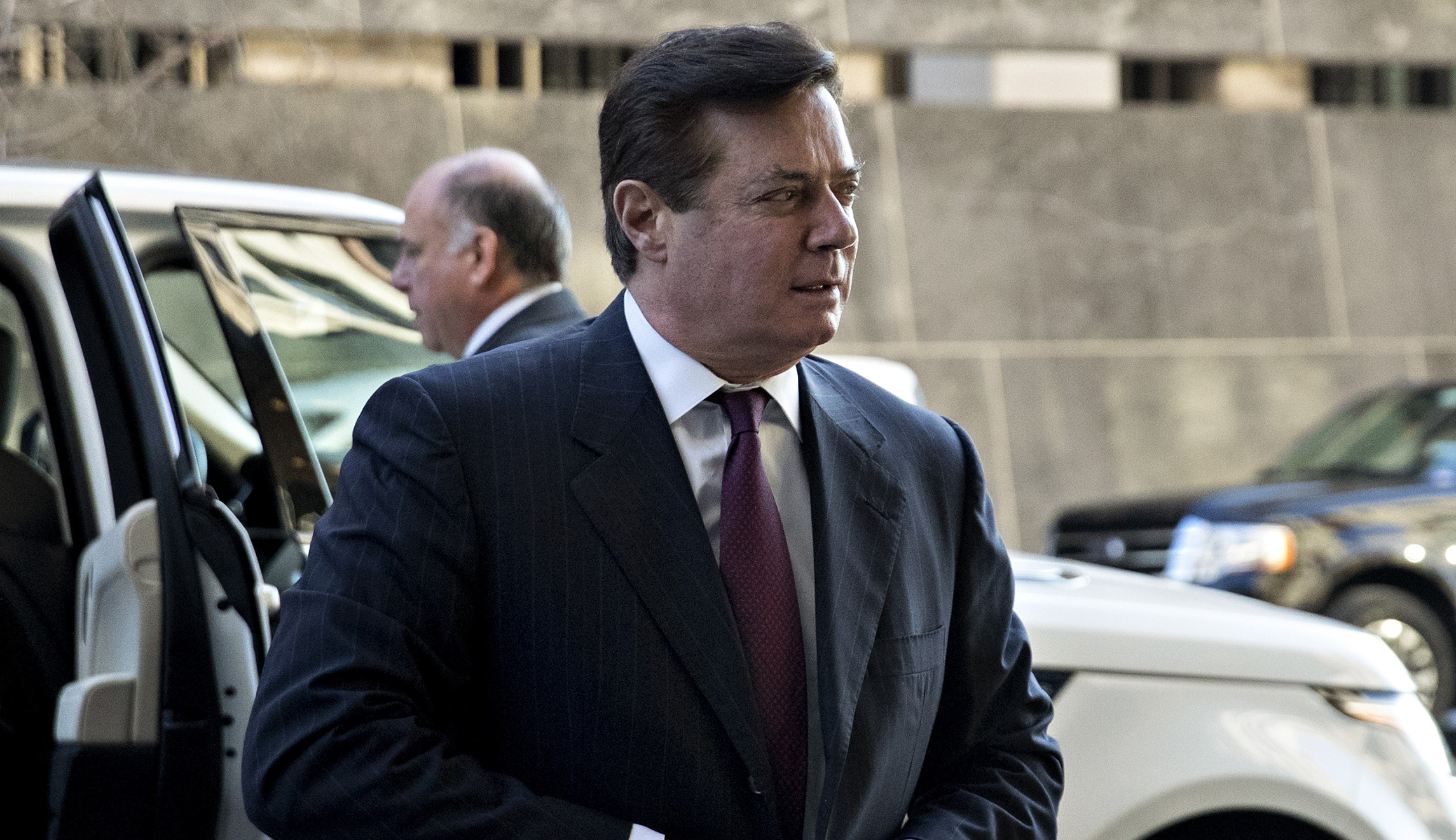 Manafort sentencing date delayed