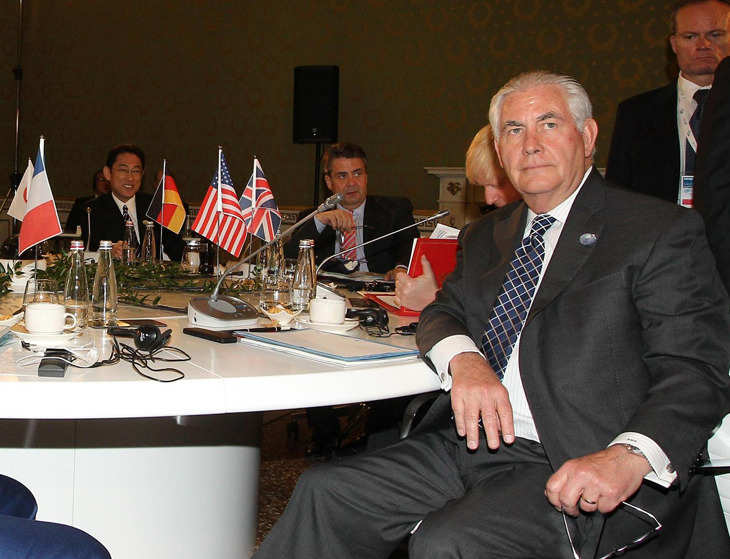 Tillerson accuses Russia of aligning with terrorist group
