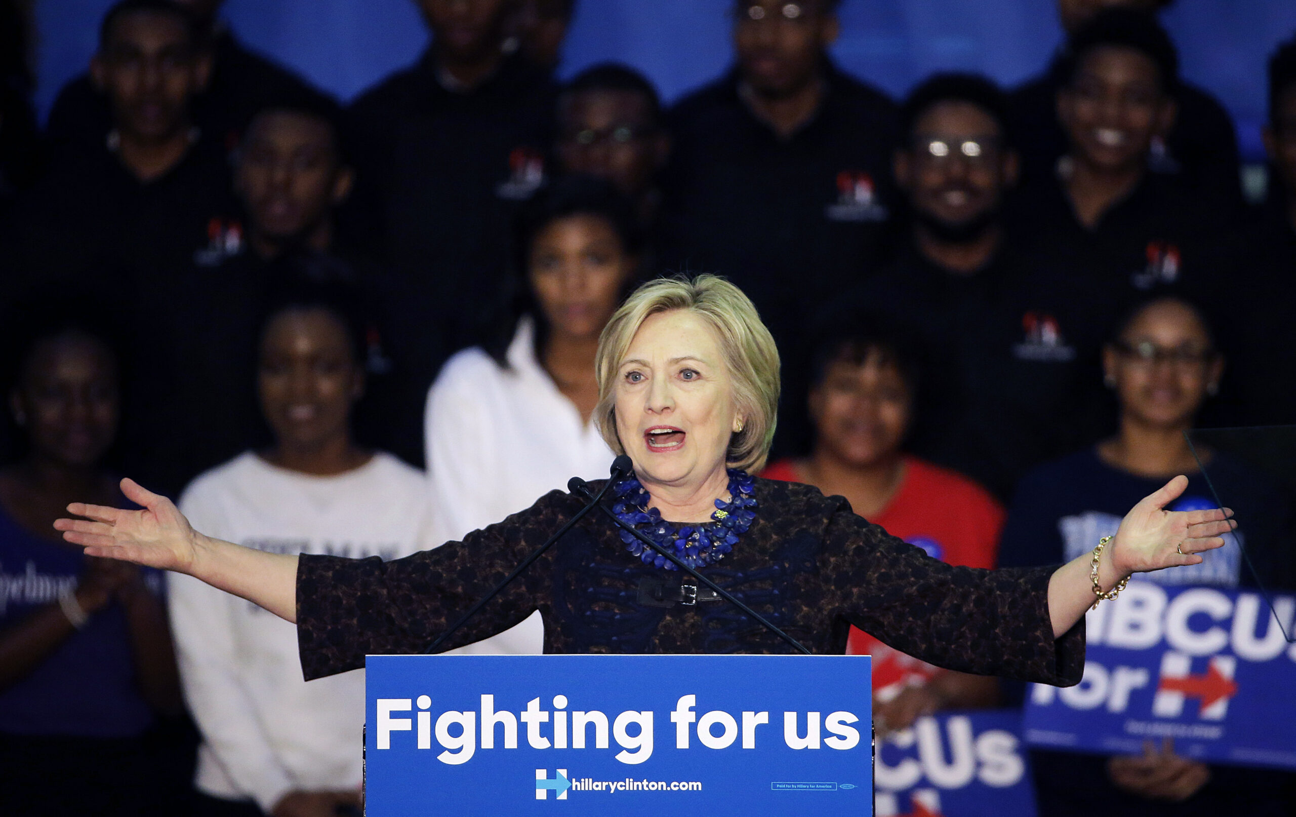 Pop star Christina Aguilera hosting Hillary Clinton