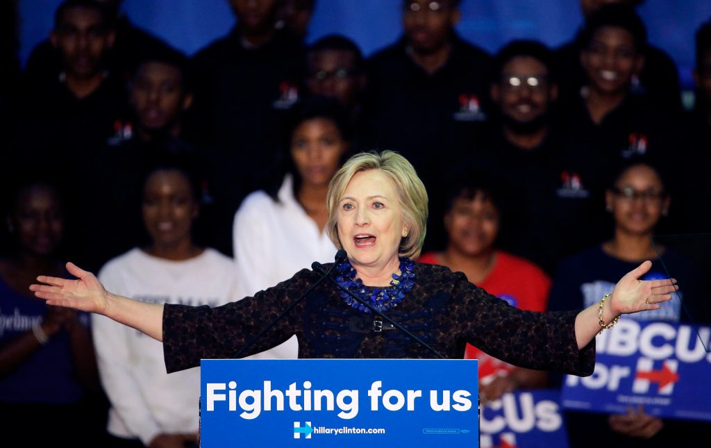 Pop star Christina Aguilera hosting Hillary Clinton