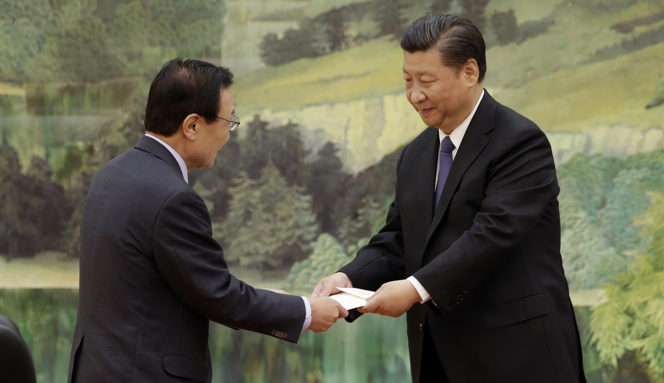 Top senator fears South Korea is choosing China over U.S.
