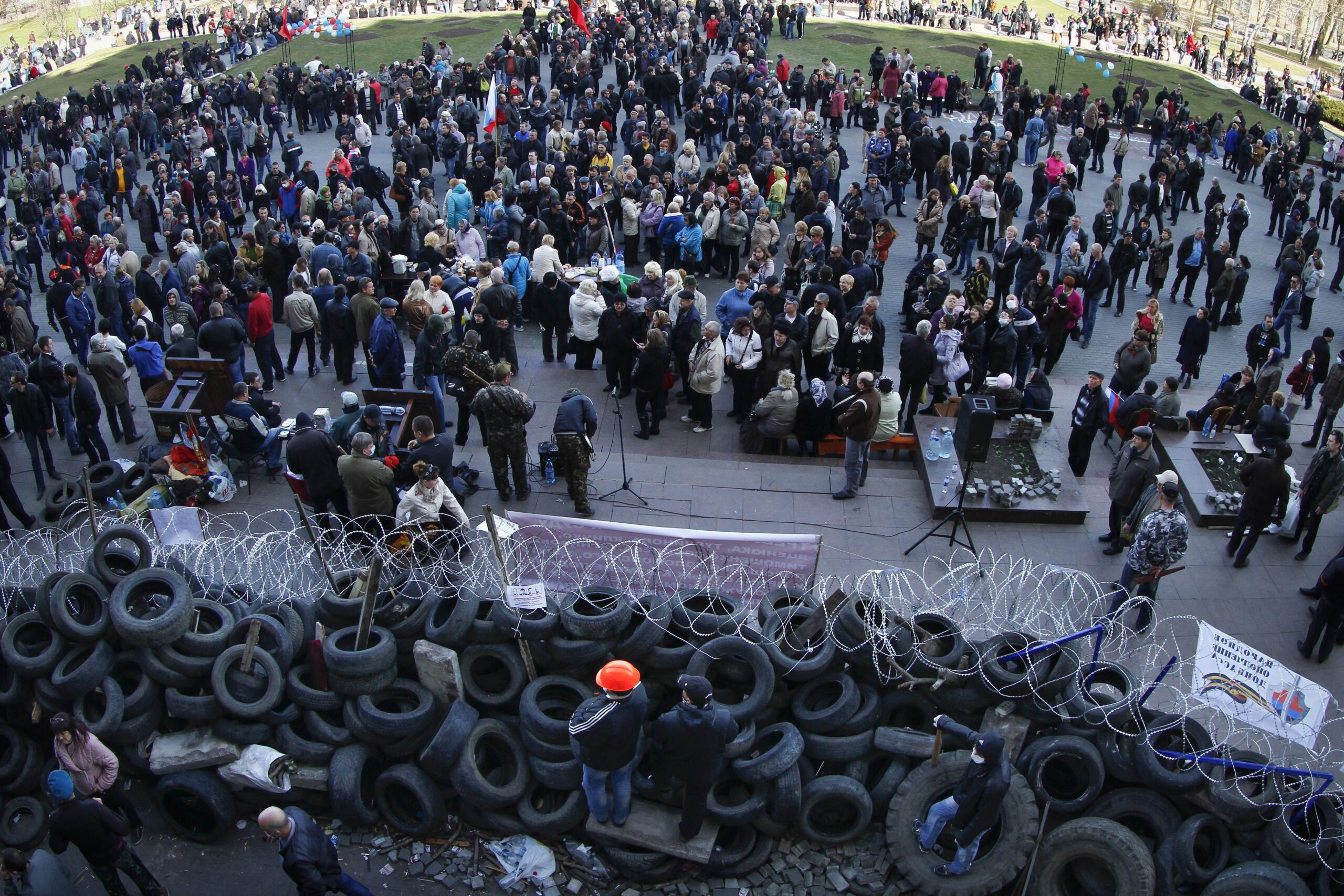 Pro-Russians call east Ukraine region independent