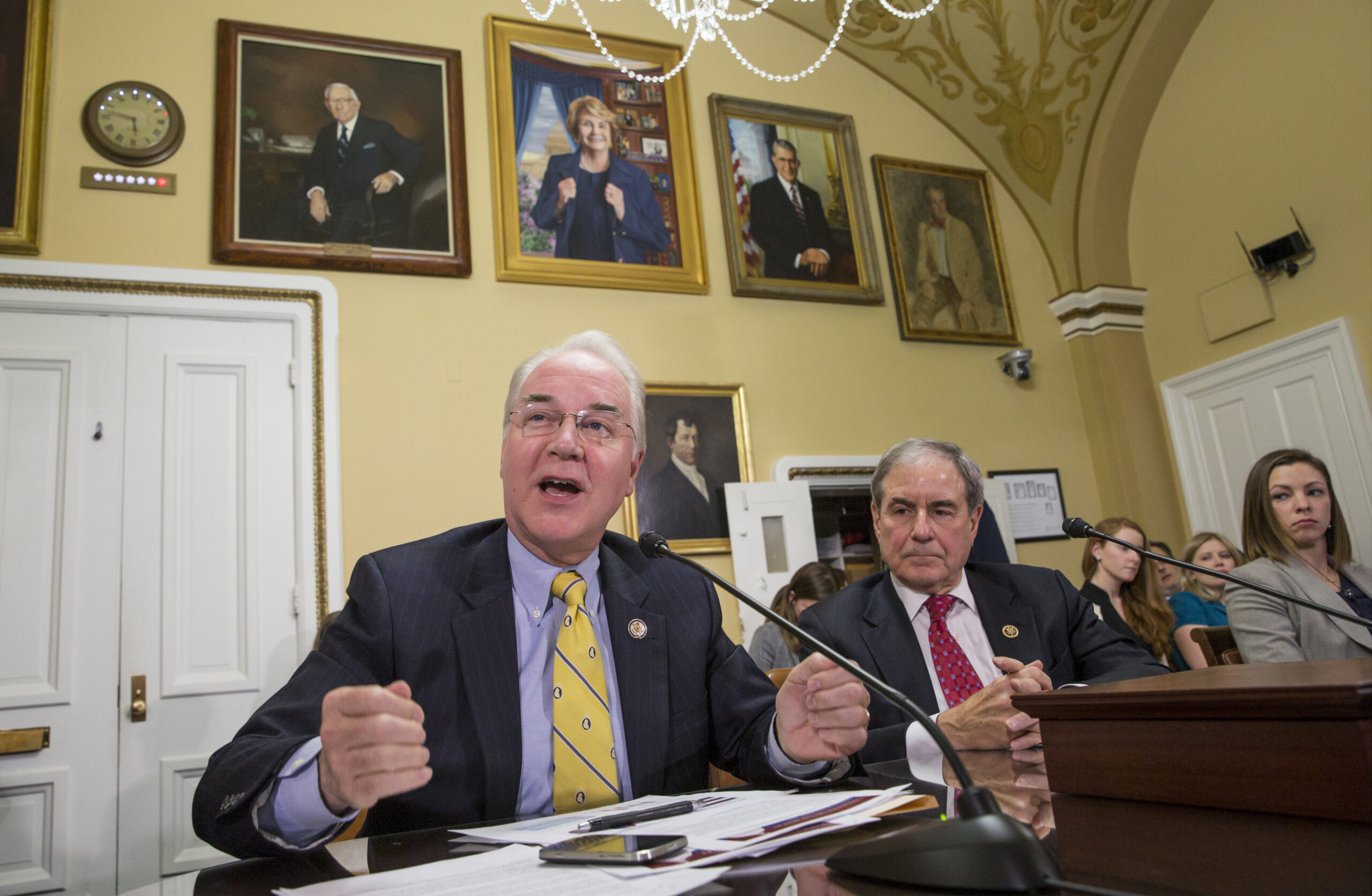 Congress faces prolonged spending fight