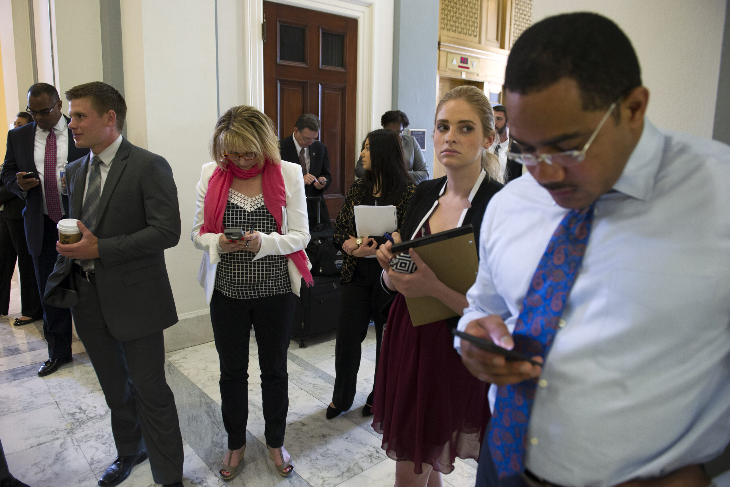 Obama White House still pays women less than men