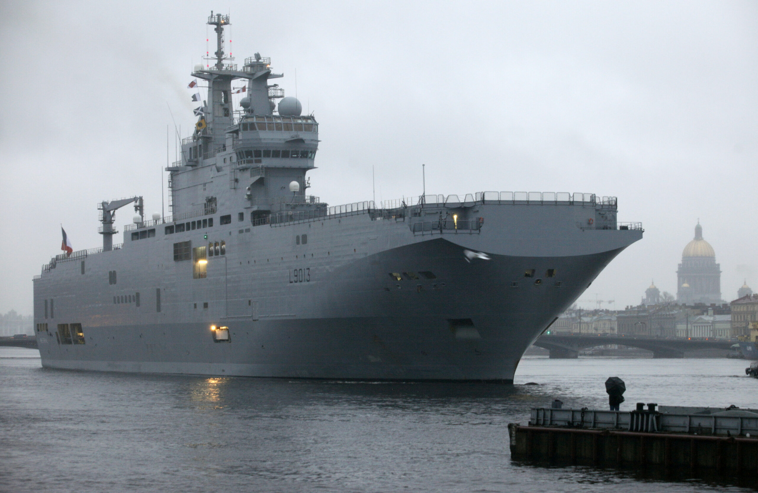 Sell French warships to NATO, not Russia