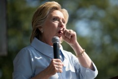 Dem senator refuses to confirm comment on Clinton health