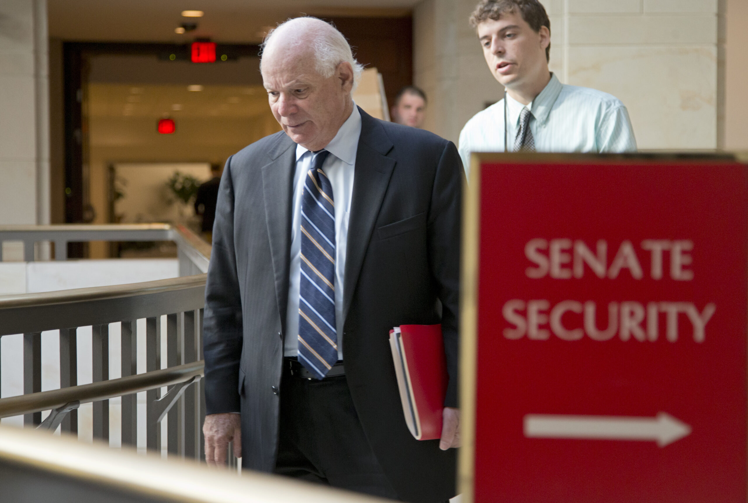 Democrats call on Obama to disclose more details of Bowe Bergdahl deal