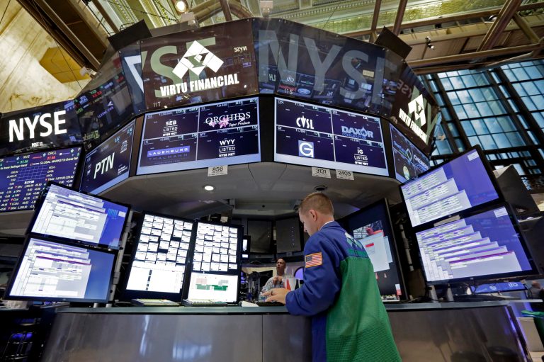 World stock markets plunged on Monday after China's main index sank 8.5 percent, its biggest drop since the early days of the global financial crisis, amid deepening fears over the health of the world's second-largest economy. (AP Photo/Richard Drew)