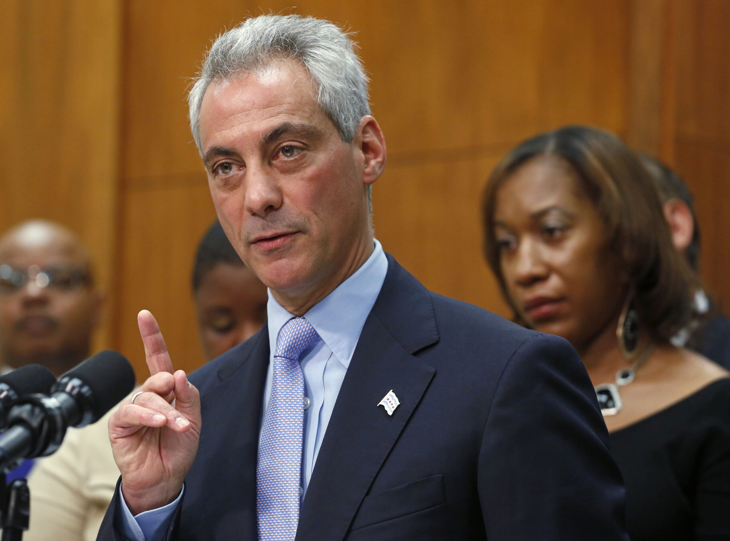 After cashing in on Obama’s executive actions, Rahm Emanuel backs idea ‘1,000 percent’