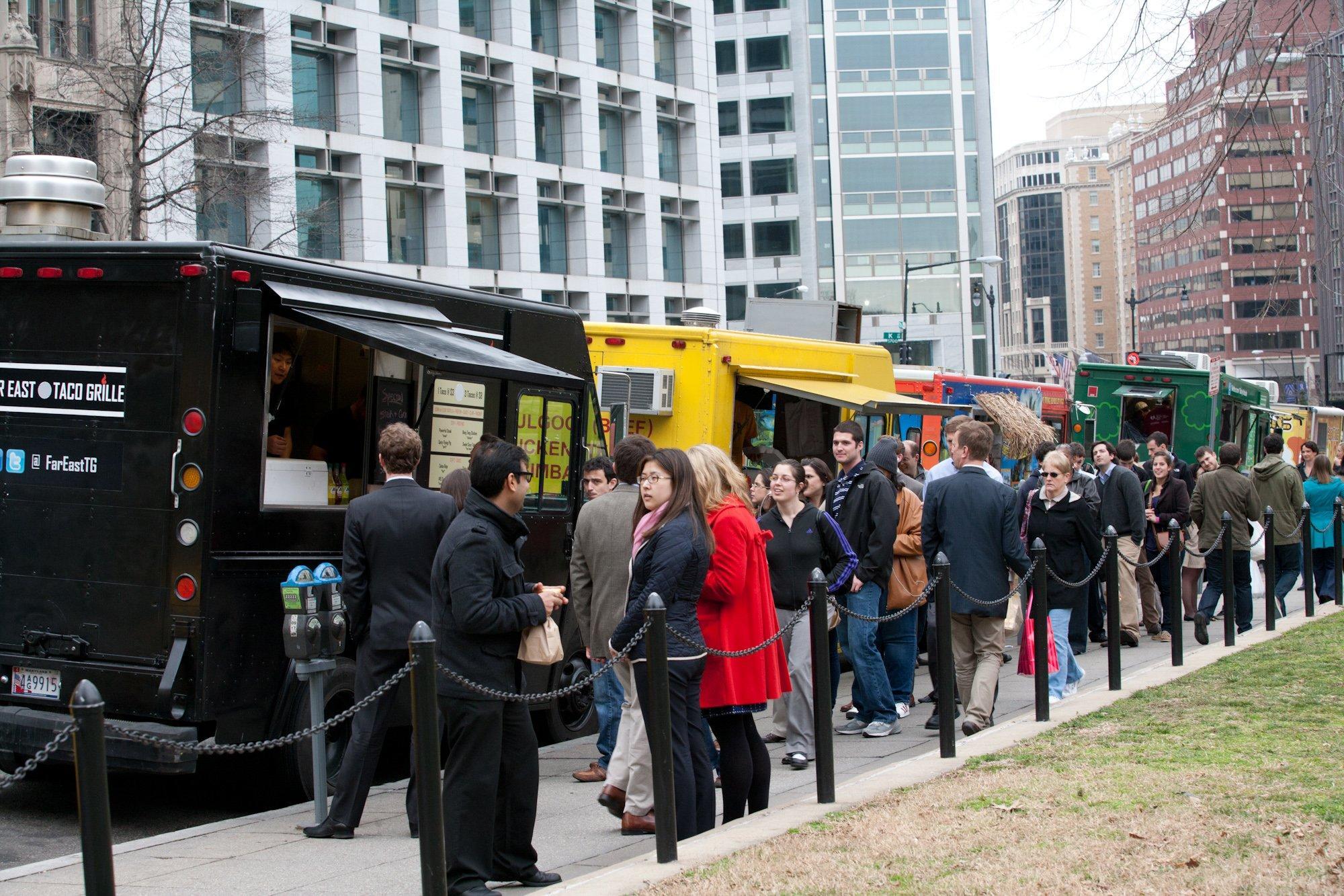 D.C. plans crackdown on street vendors to collect sales taxes