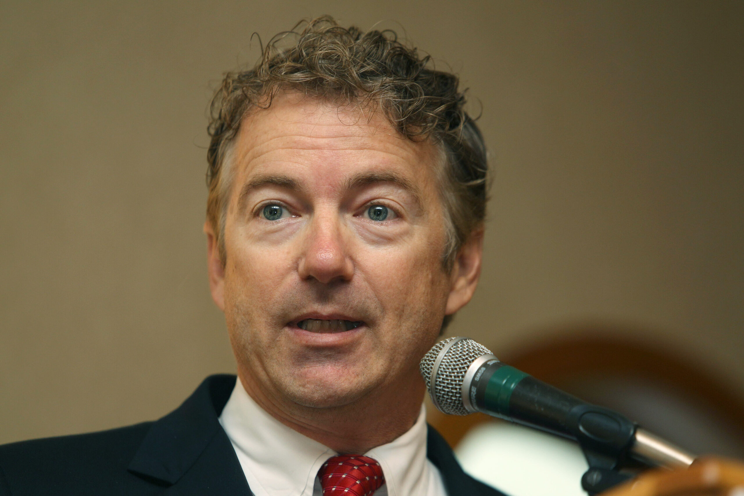 2016 contenders ramp up campaign activity