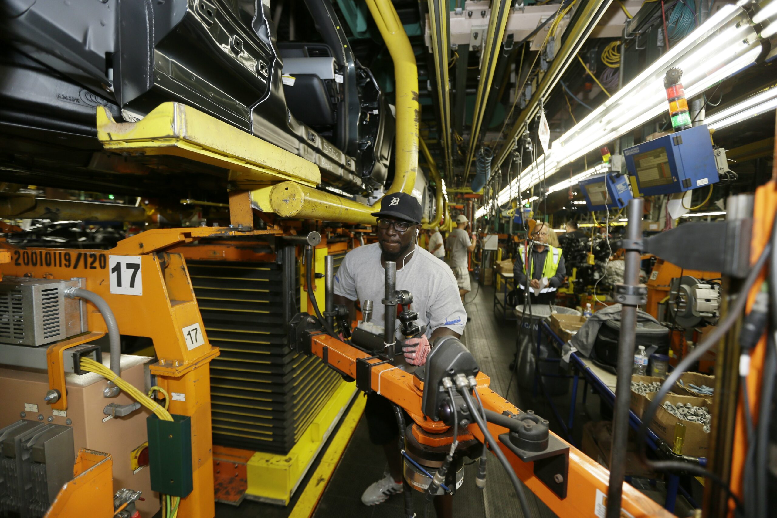 Chamber, manufacturers sue EPA over smog rules