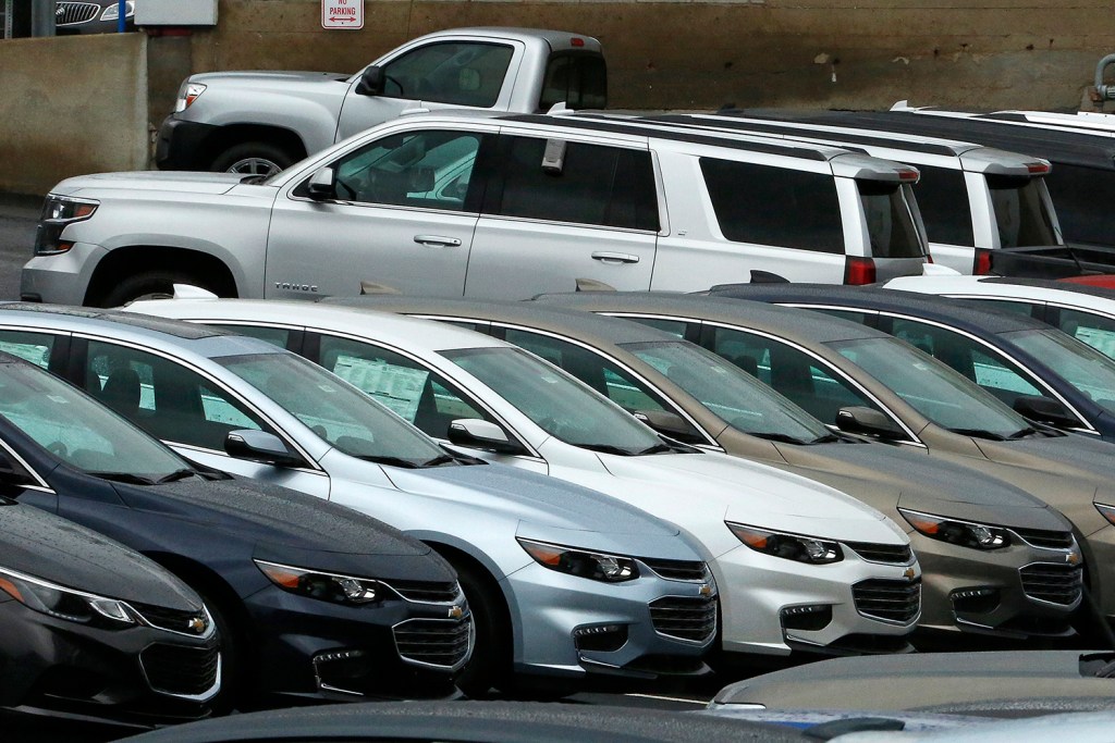 Trump expected to roll back Obama-era vehicle rules