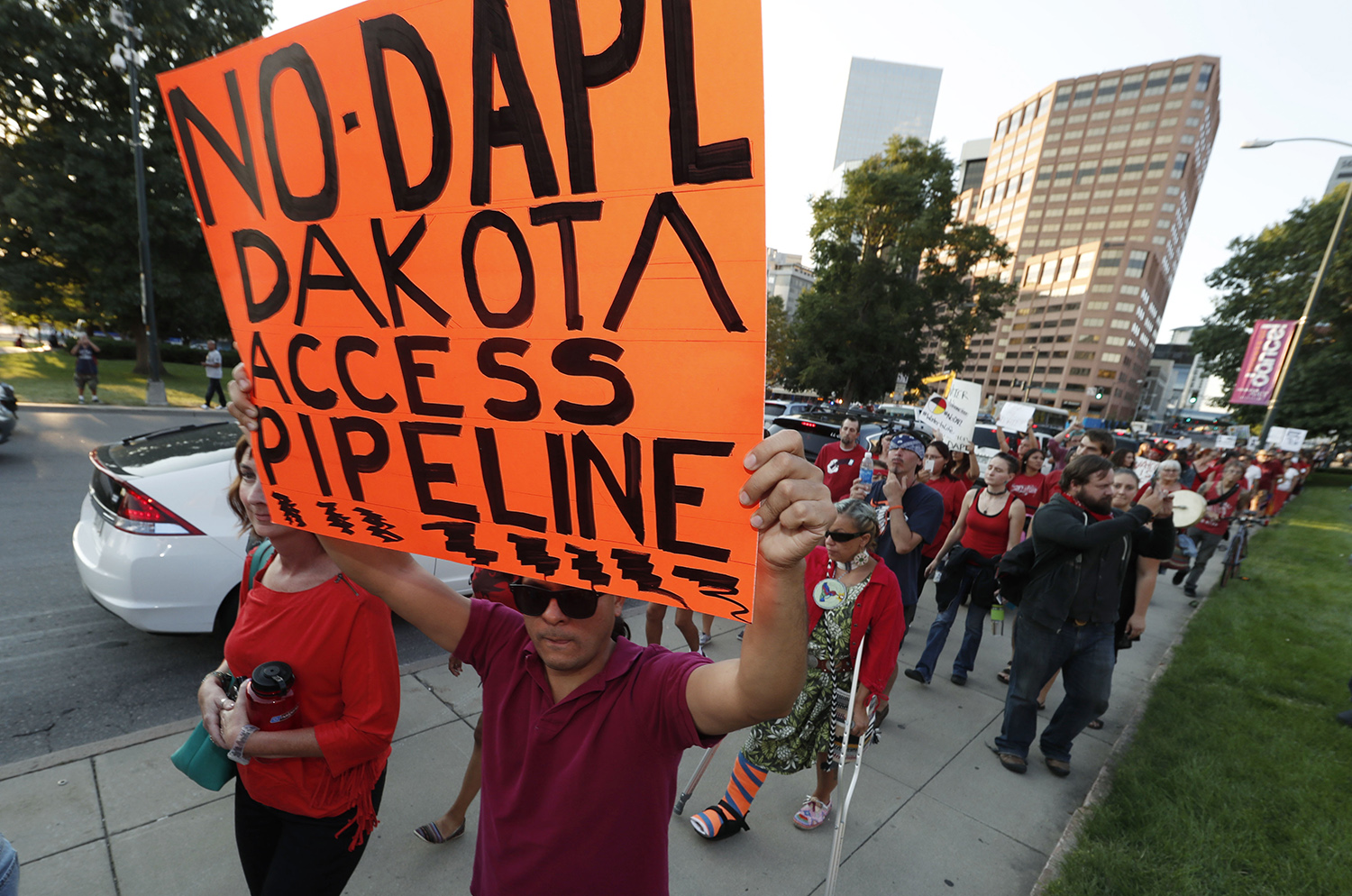 White House defends move to block Dakota Access pipeline