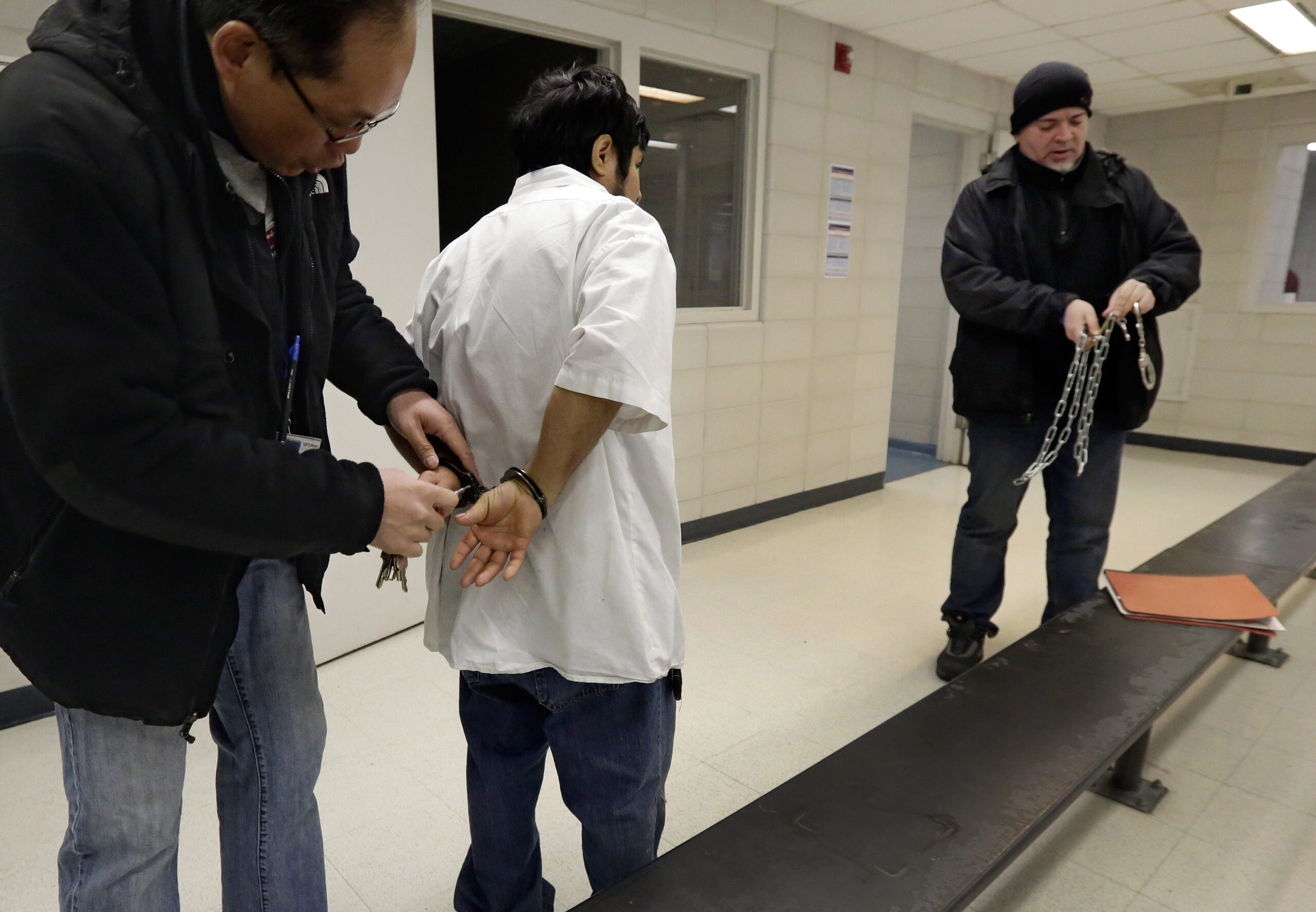 McCain, Flake demand DHS detain and deport aliens within 90 days