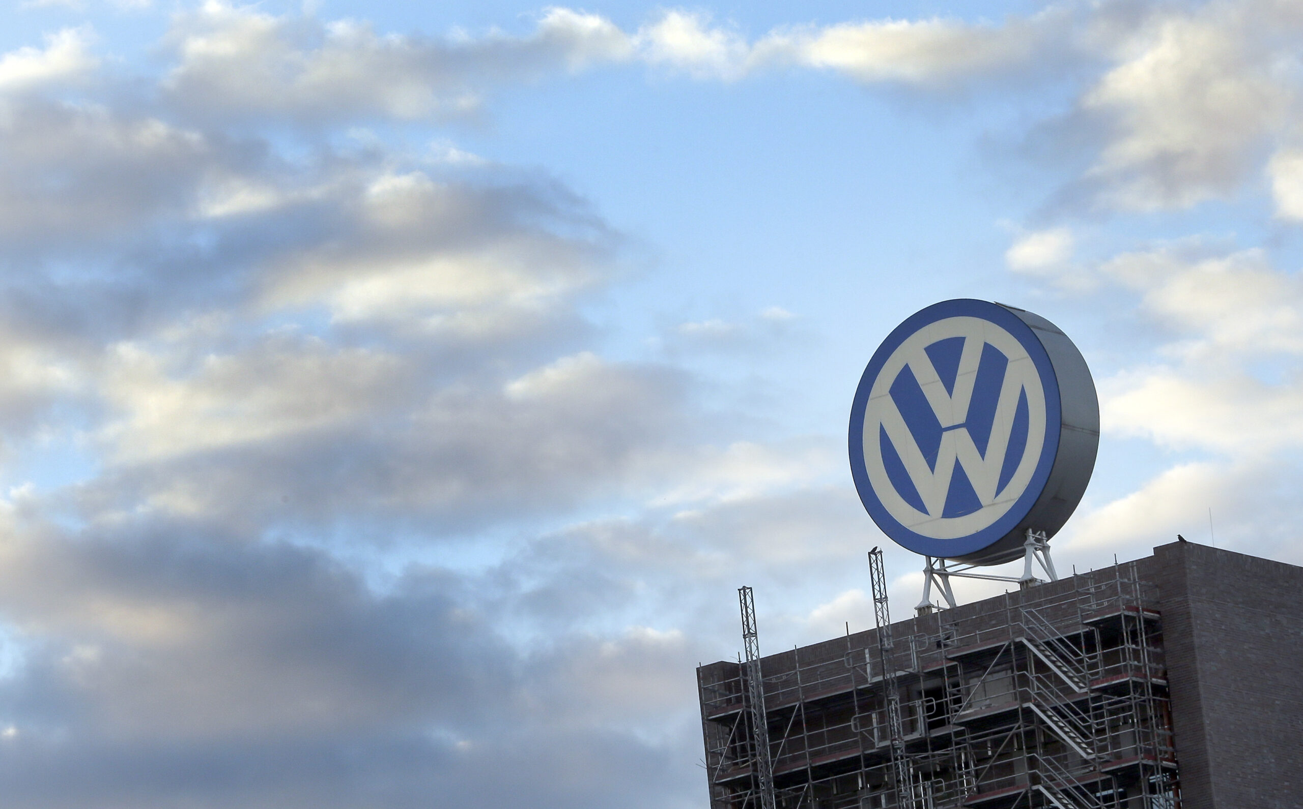 VW admits to cheating emissions again