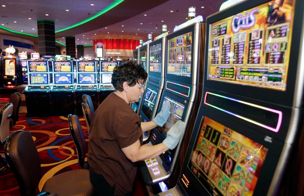 As Illinois gaming hits highs, so has gambling debt
