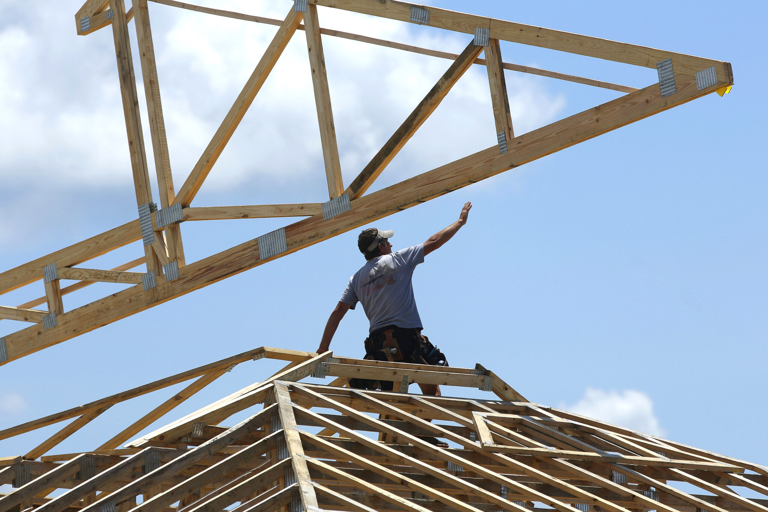 Gauge of US economy edges up 0.2 percent in August