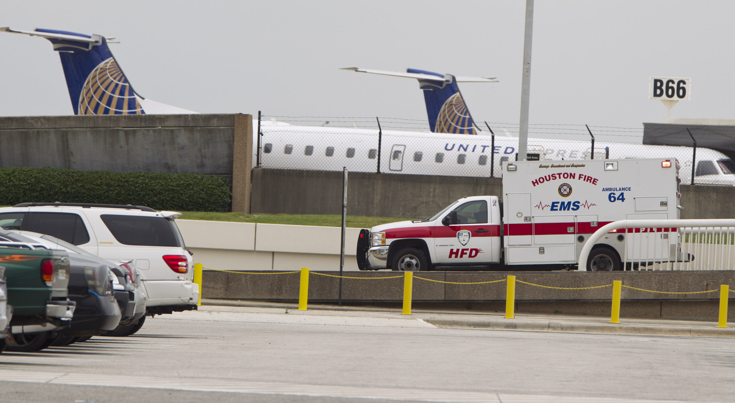 Man killed after firing shot at Houston airport