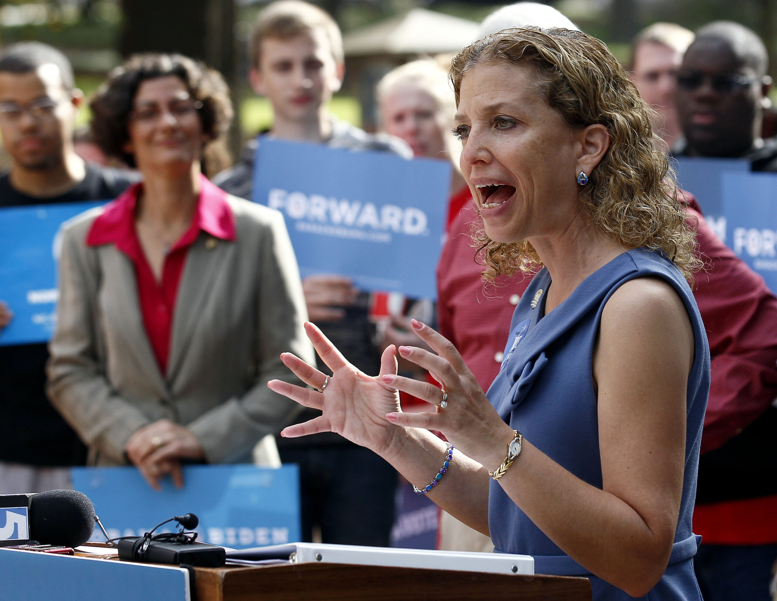 Democrats follow GOP’s lead with early 2016 convention date
