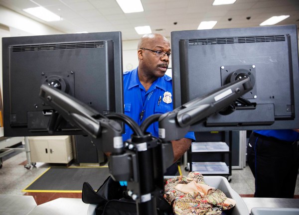 Feds begin facial recognition testing at airport