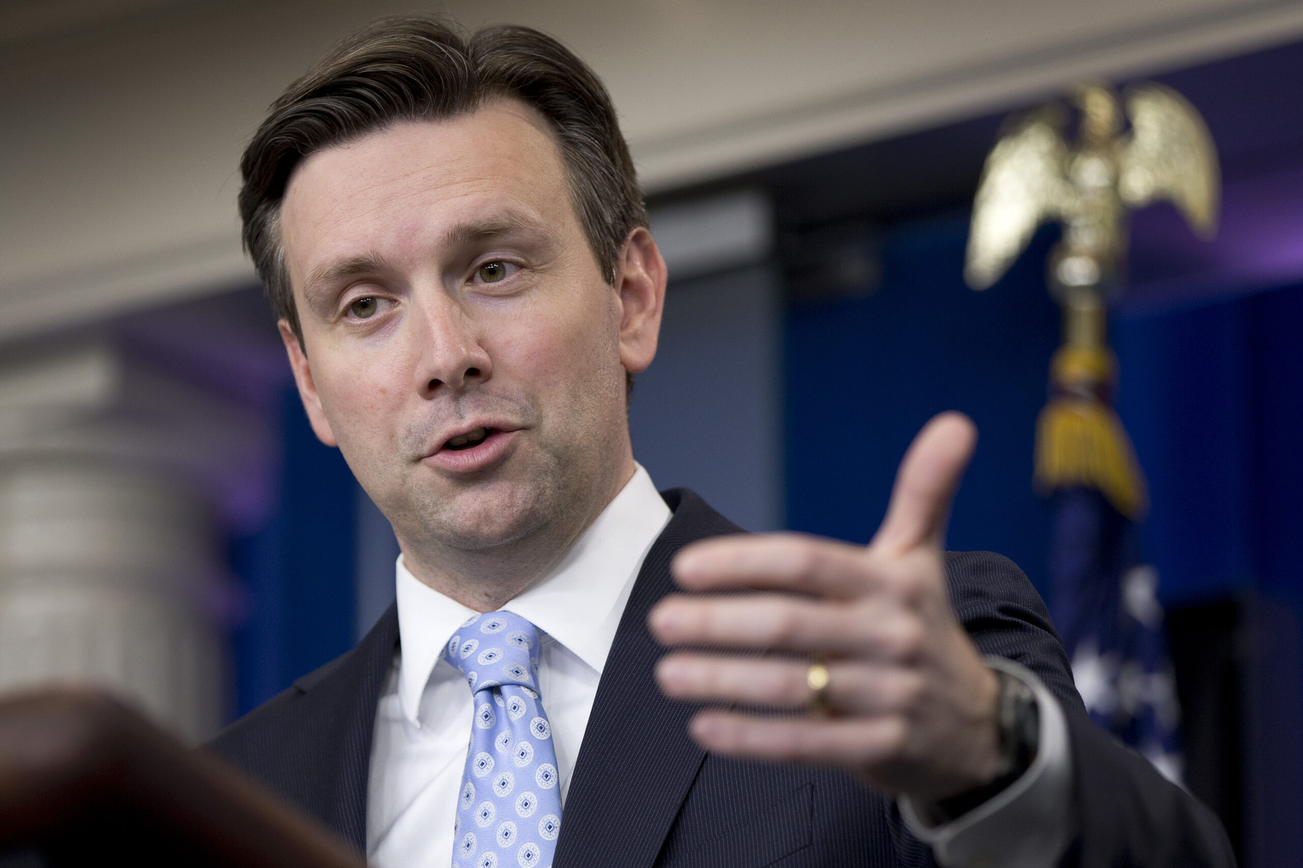 Earnest on Trump: ‘I have no idea what he’s doing’