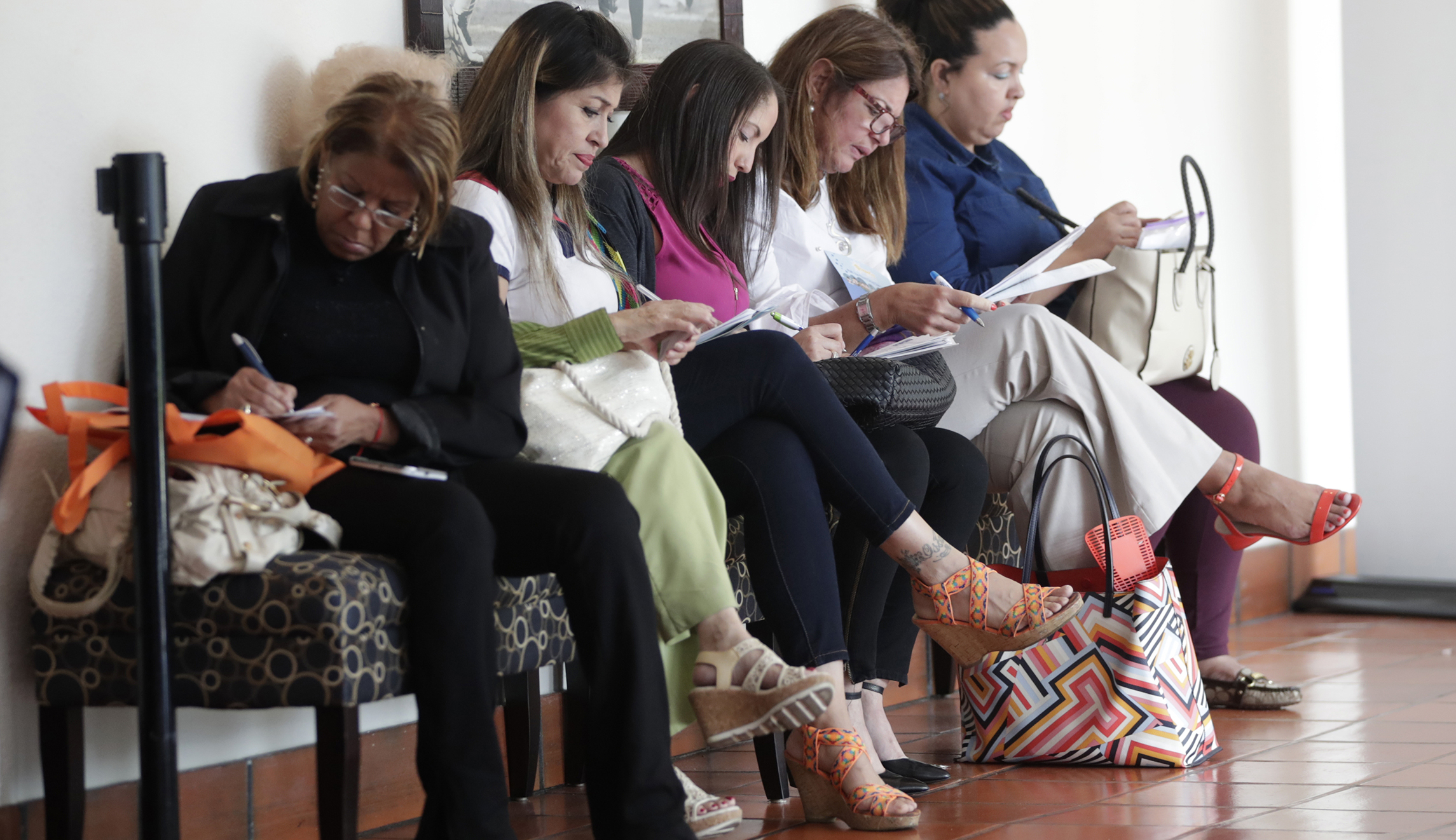 Jobless claims inch up to 202,000, near lowest level in decades