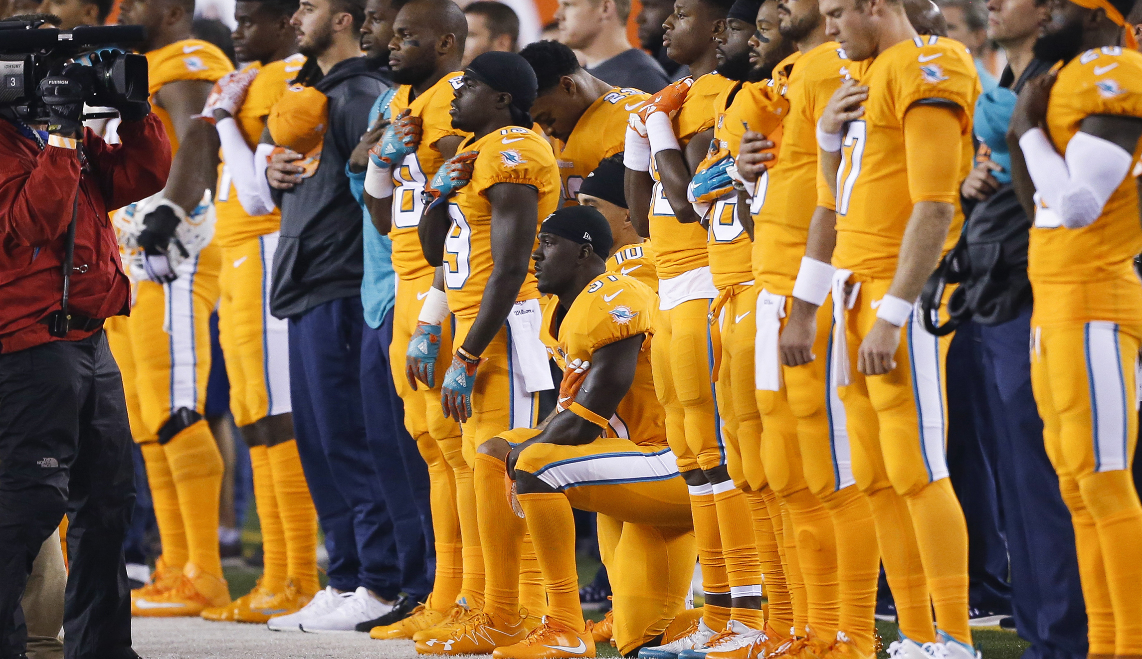 Kneeling NFL player gets internship with kneeling advocate Rep. Sheila Jackson Lee