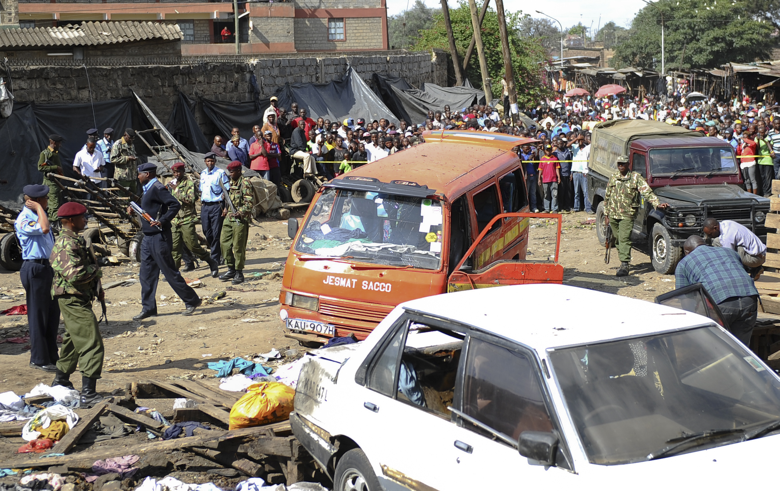 Bombings kill 10, wound 70 in Kenyan market