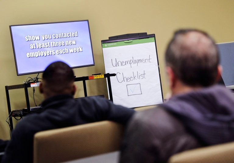 Private sector economists had expected jobless claims to drift down to 272,000, according to a survey conducted by Bloomberg. (AP Photo/David Goldman, File)