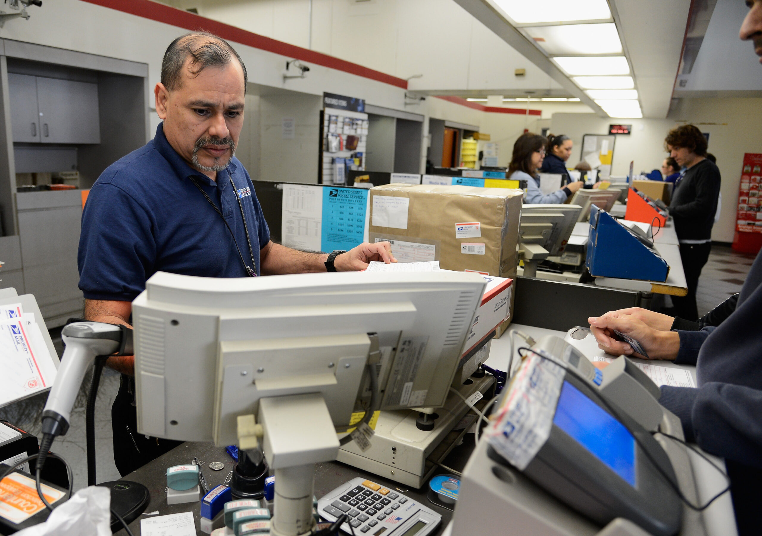 IG decries lax oversight of Postal Service tech contracts